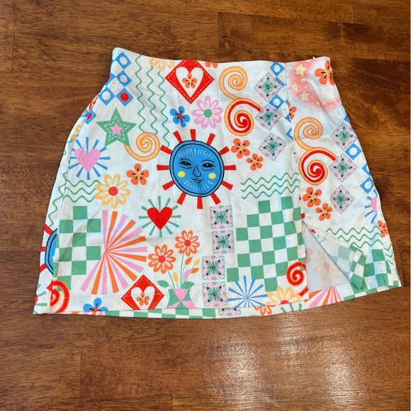 NWOT SHEIN white colorful sun design skirt size 4 - Picture 1 of 5